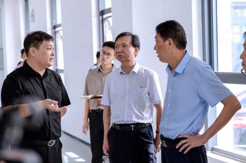 卓一簡(jiǎn)訊丨熱烈歡迎“新鄉(xiāng)市政協(xié)”、“衛(wèi)輝政協(xié)”考察團(tuán)一行蒞臨卓一牧業(yè)考察調(diào)研！