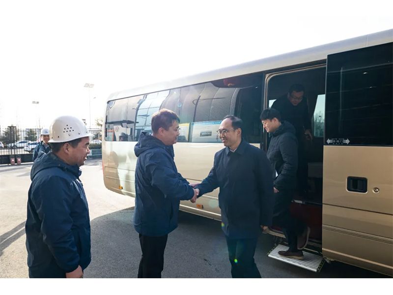 新鄉(xiāng)市委常委、衛(wèi)輝市委書(shū)記崔紅建一行蒞臨卓一牧業(yè)調(diào)研指導(dǎo)！